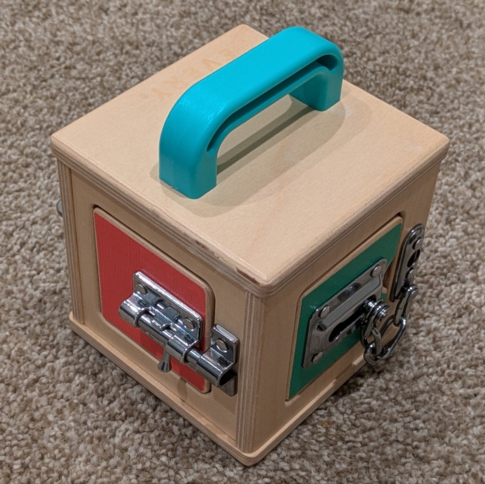 Lovevery Lockbox From The Realist Playkit 19-21 Mo